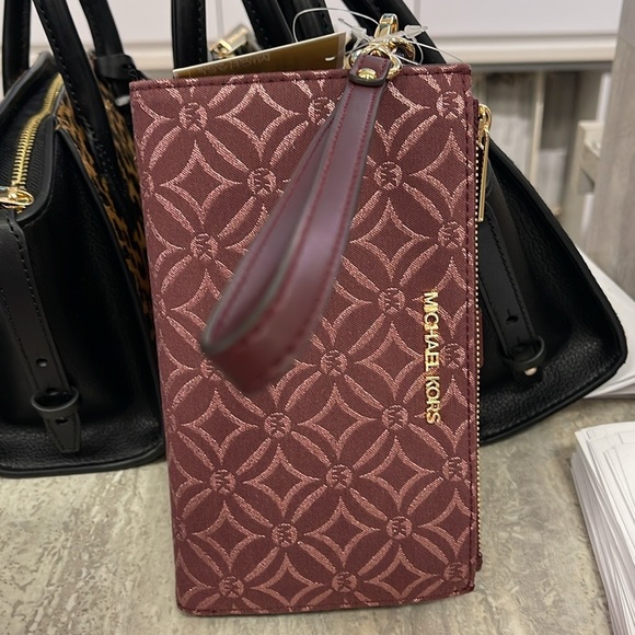 Michael Kors Jet Set Travel Large Double-Zip Wristlet-Wallet-PhoneHolder Oxblood - Picture 1 of 16